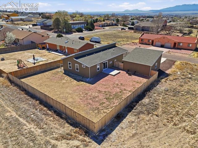 279 W Acorn Drive, Pueblo, CO 81007