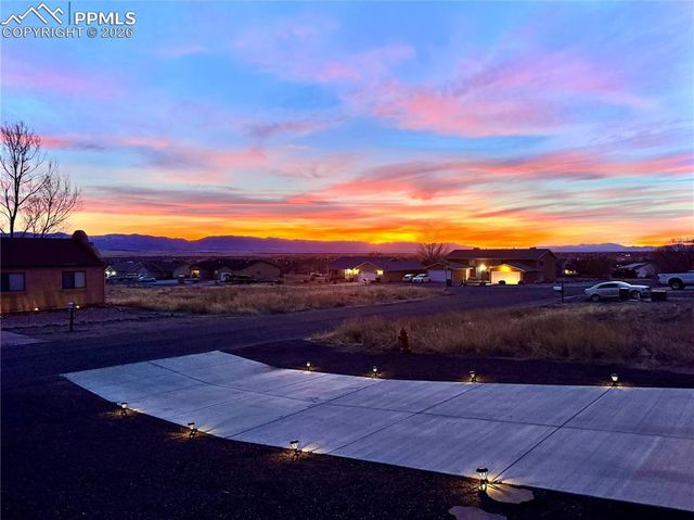 279 W Acorn Drive, Pueblo, CO 81007