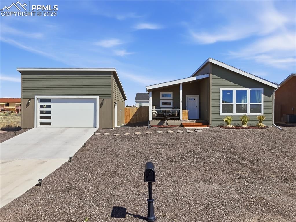 279 W Acorn Drive, Pueblo, CO 81007