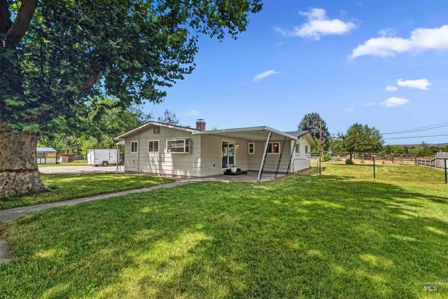 355 E Beacon Light Rd, Eagle, ID 83616