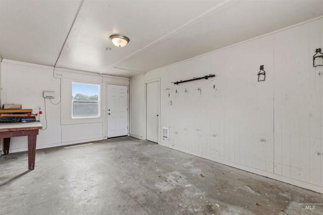 355 E Beacon Light Rd, Eagle, ID 83616