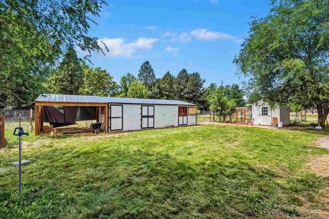 355 E Beacon Light Rd, Eagle, ID 83616