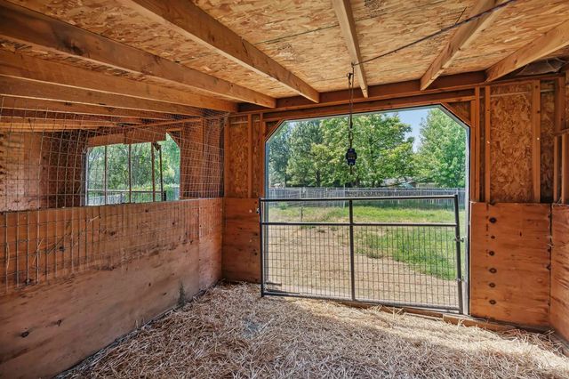 355 E Beacon Light Rd, Eagle, ID 83616