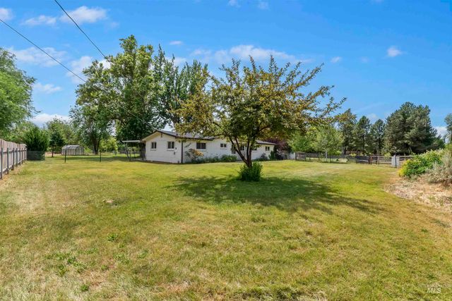 355 E Beacon Light Rd, Eagle, ID 83616