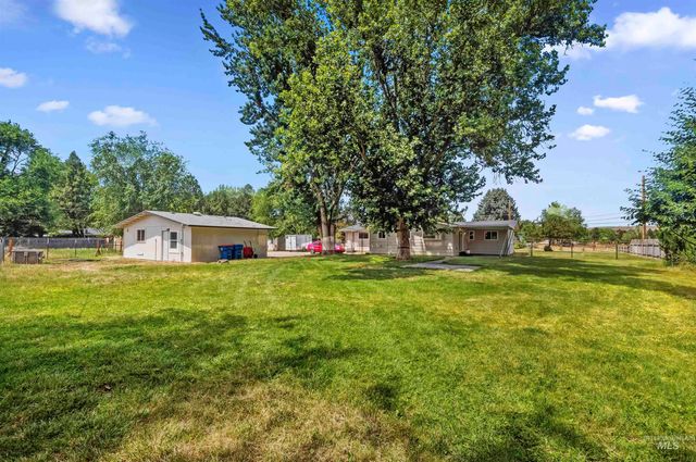 355 E Beacon Light Rd, Eagle, ID 83616