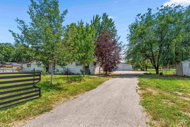 355 E Beacon Light Rd, Eagle, ID 83616