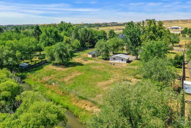 355 E Beacon Light Rd, Eagle, ID 83616