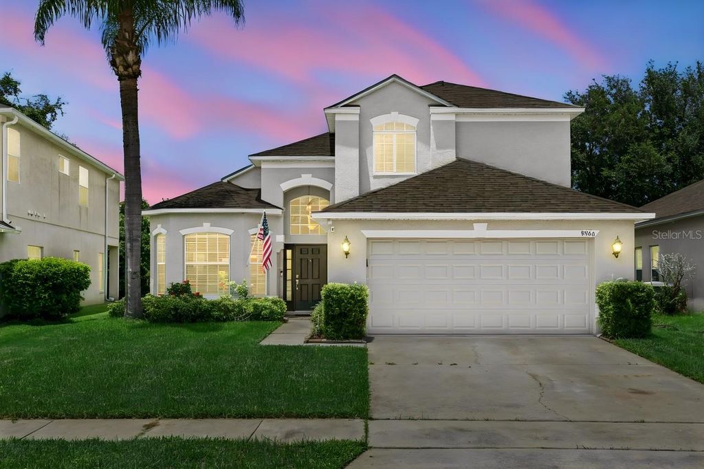 Image 2 of property listing at 9966 HIDDEN DUNES LANE, Orlando, FL 32832