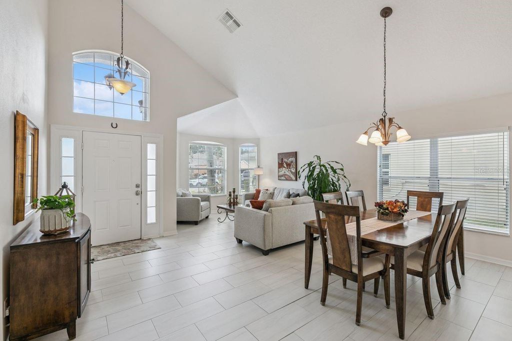 Image 11 of property listing at 9966 HIDDEN DUNES LANE, Orlando, FL 32832