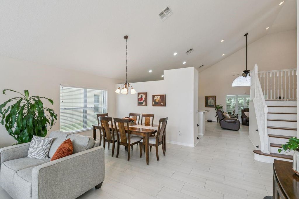 Image 12 of property listing at 9966 HIDDEN DUNES LANE, Orlando, FL 32832