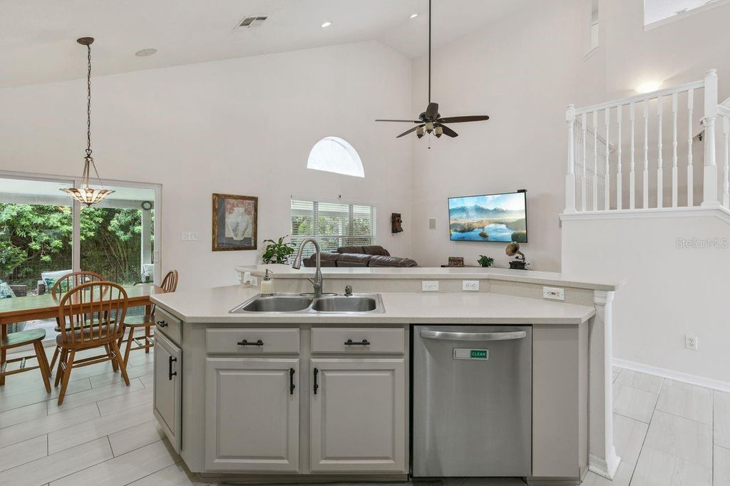 Image 19 of property listing at 9966 HIDDEN DUNES LANE, Orlando, FL 32832