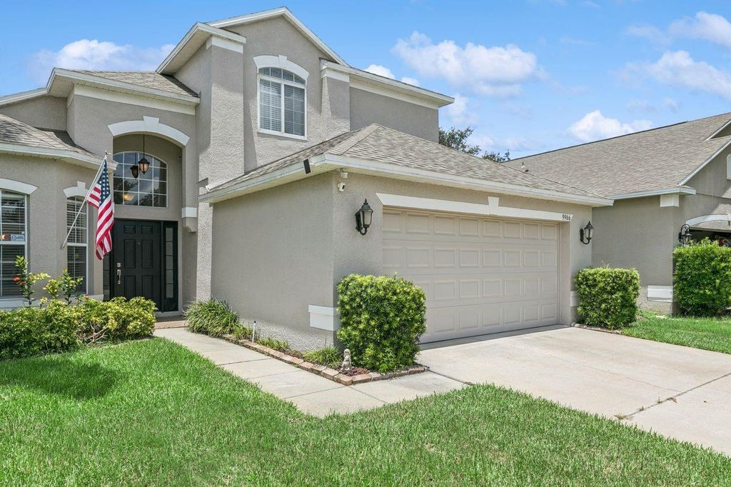 Image 3 of property listing at 9966 HIDDEN DUNES LANE, Orlando, FL 32832