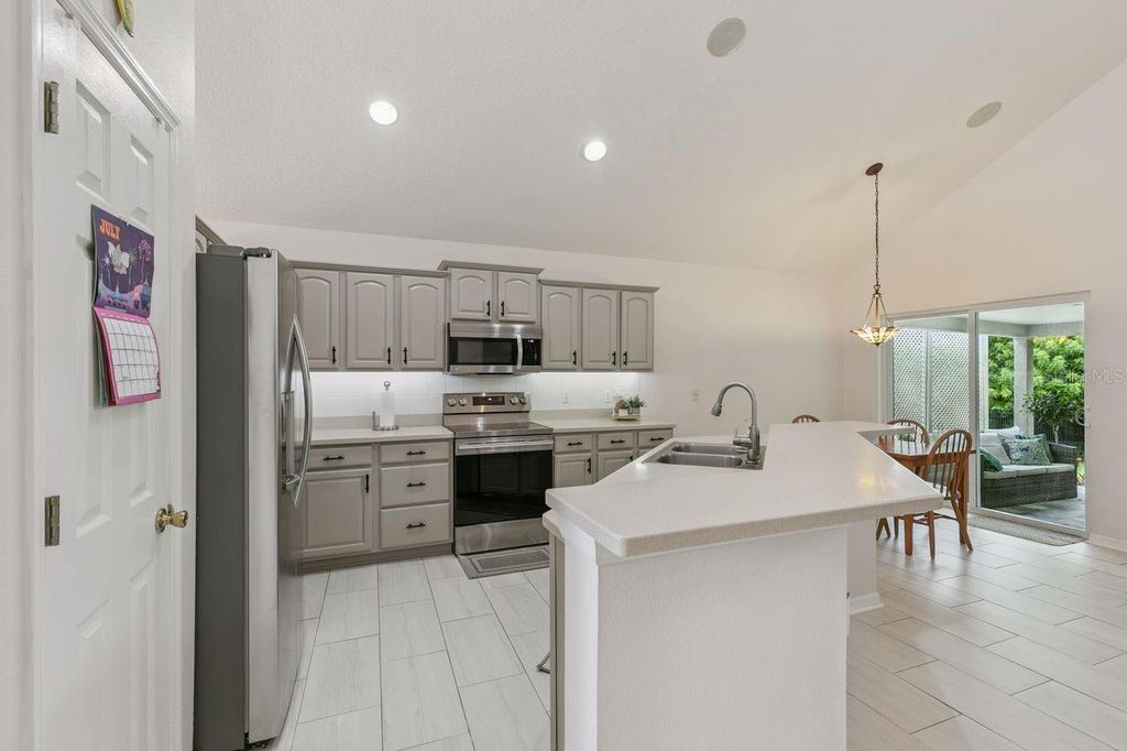 Image 22 of property listing at 9966 HIDDEN DUNES LANE, Orlando, FL 32832