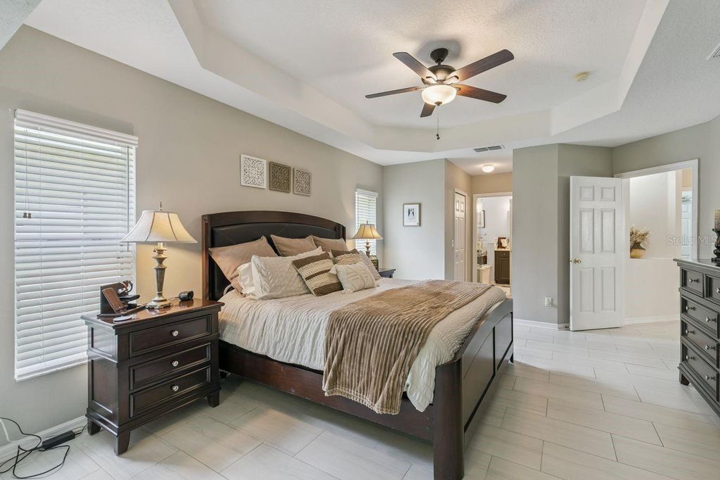 Image 24 of property listing at 9966 HIDDEN DUNES LANE, Orlando, FL 32832
