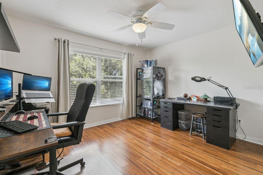 Image 37 of property listing at 9966 HIDDEN DUNES LANE, Orlando, FL 32832