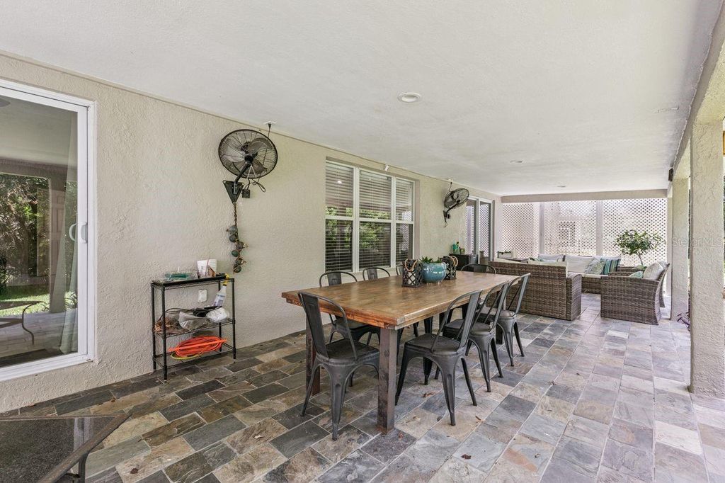 Image 38 of property listing at 9966 HIDDEN DUNES LANE, Orlando, FL 32832