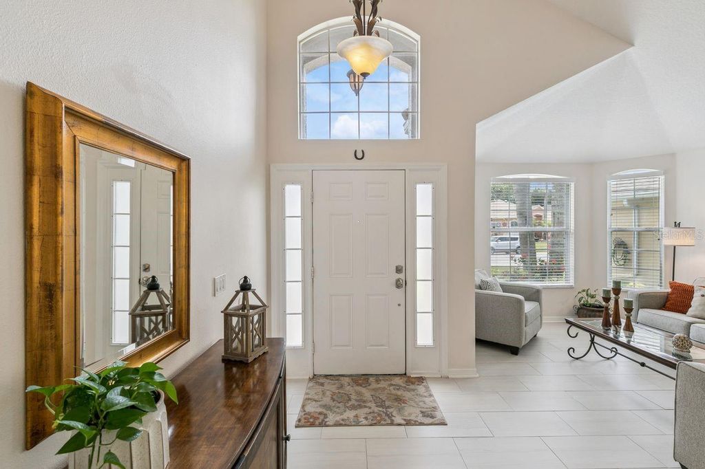 Image 7 of property listing at 9966 HIDDEN DUNES LANE, Orlando, FL 32832