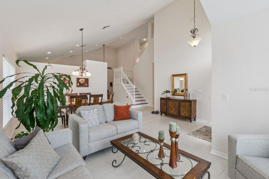 Image 9 of property listing at 9966 HIDDEN DUNES LANE, Orlando, FL 32832