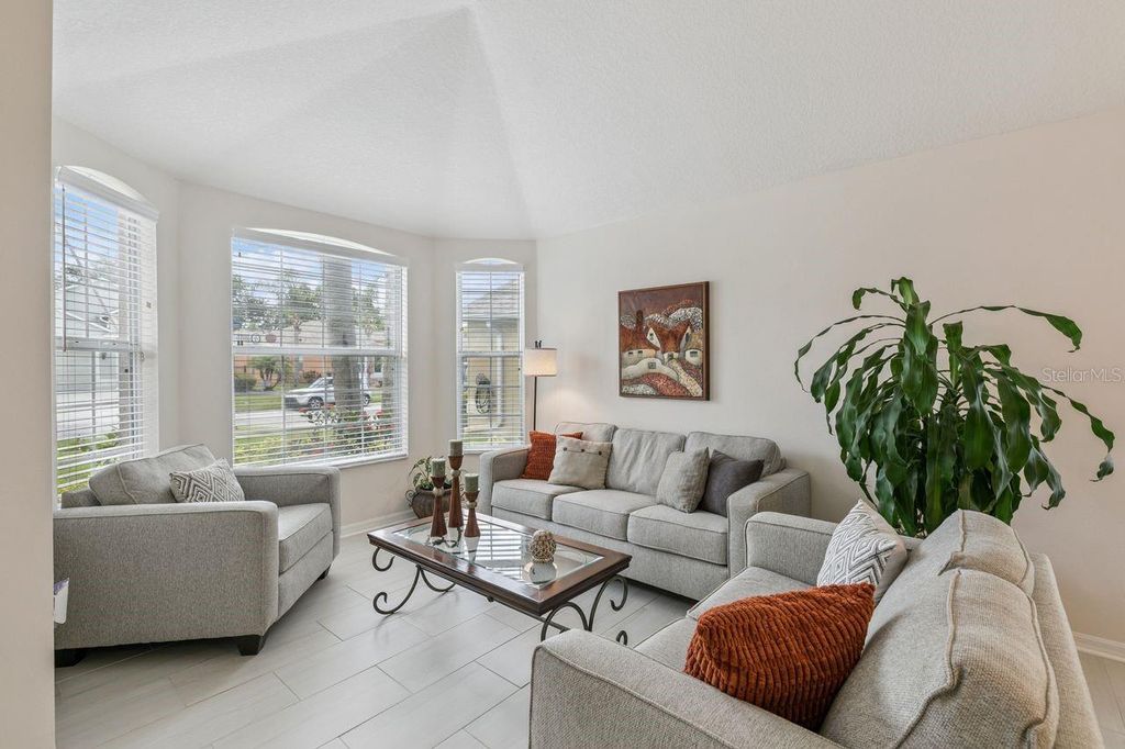 Image 10 of property listing at 9966 HIDDEN DUNES LANE, Orlando, FL 32832