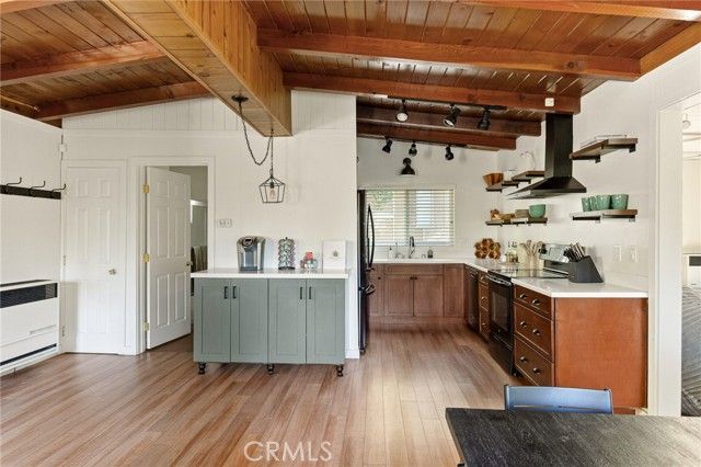 576 Kuffel Canyon, Lake Arrowhead, CA 92352