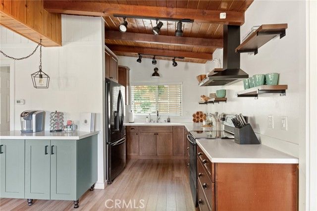 576 Kuffel Canyon, Lake Arrowhead, CA 92352