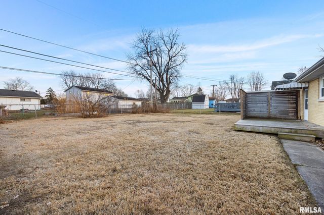 2530 N VICTORIA Avenue, Peoria, IL 61604