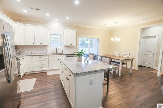 6040 Guyline Drive, Paducah, KY 42001