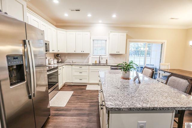 6040 Guyline Drive, Paducah, KY 42001