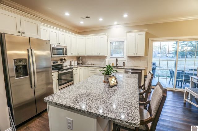 6040 Guyline Drive, Paducah, KY 42001