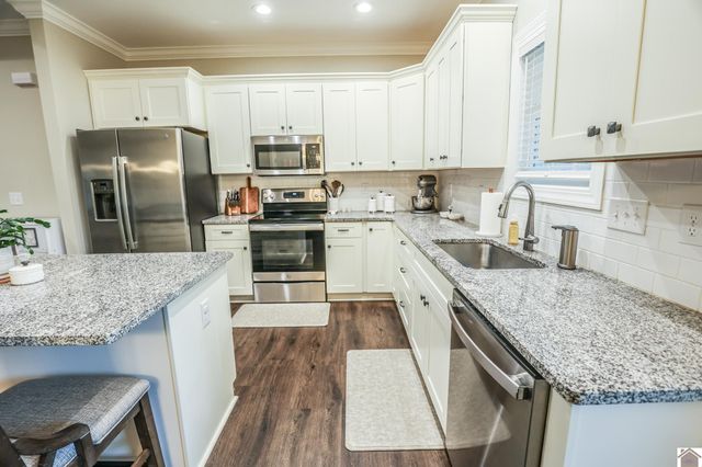 6040 Guyline Drive, Paducah, KY 42001