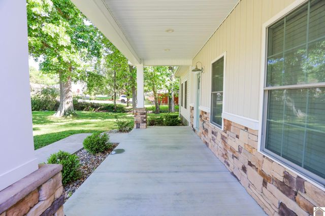 6040 Guyline Drive, Paducah, KY 42001