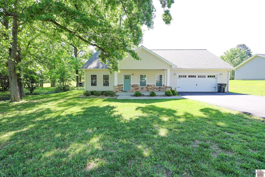 6040 Guyline Drive, Paducah, KY 42001