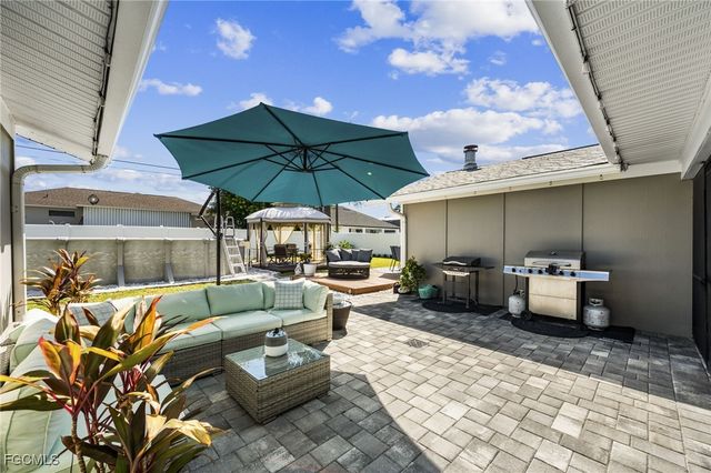 2135 SW 3rd PL, Cape Coral, FL 33991