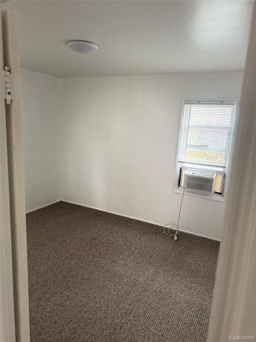 18506 Moenart Street, Detroit, MI 48234