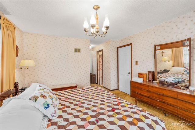 15304 S Indian Boundary Line Road, Plainfield, IL 60544