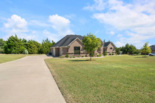 140 Stone Field Court, Waxahachie, TX 75167
