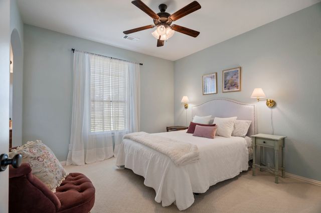 140 Stone Field Court, Waxahachie, TX 75167