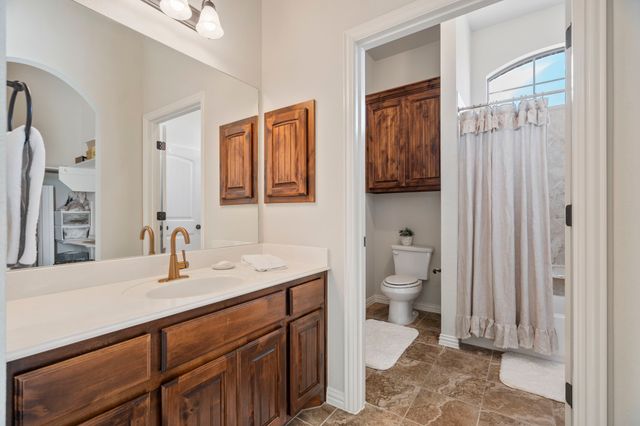 140 Stone Field Court, Waxahachie, TX 75167