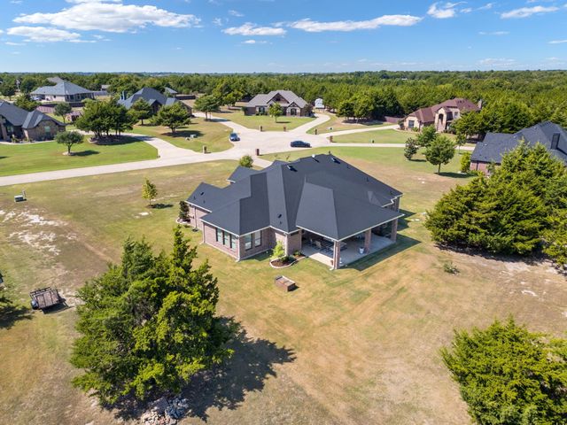 140 Stone Field Court, Waxahachie, TX 75167