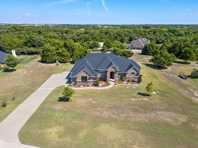 140 Stone Field Court, Waxahachie, TX 75167