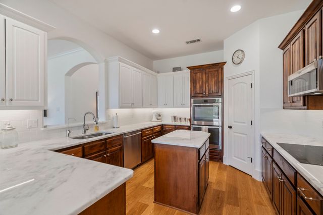 140 Stone Field Court, Waxahachie, TX 75167