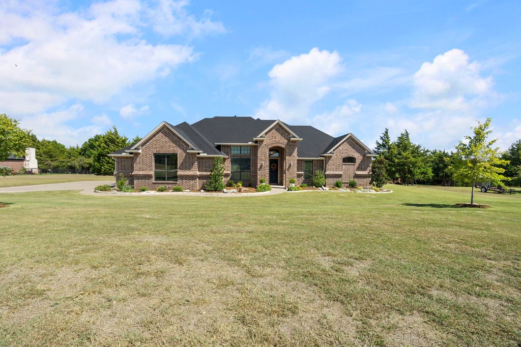 140 Stone Field Court, Waxahachie, TX 75167