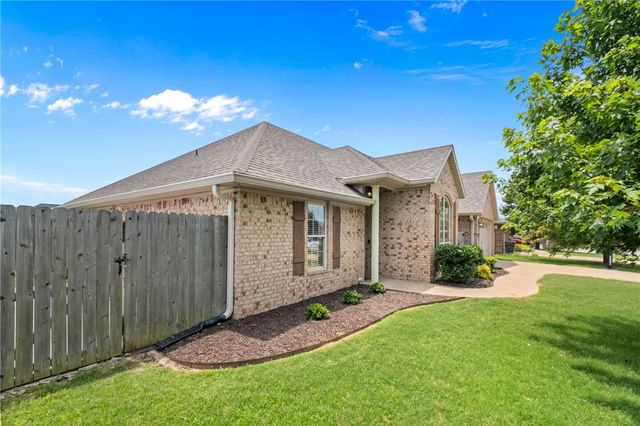 1507 Parkside Circle, Cave Springs, AR 72718
