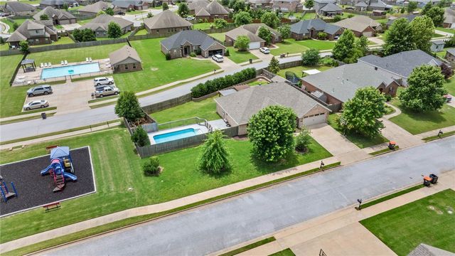 1507 Parkside Circle, Cave Springs, AR 72718
