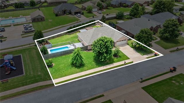 1507 Parkside Circle, Cave Springs, AR 72718