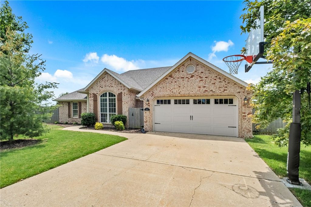 1507 Parkside Circle, Cave Springs, AR 72718