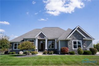 5731 Hamptons Drive, Monclova, OH 43542