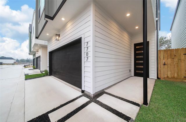 7627 Inwood Grove Lane, Houston, TX 77088