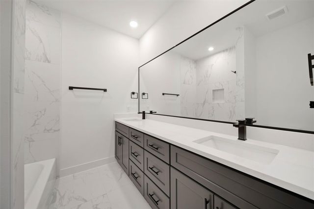 7627 Inwood Grove Lane, Houston, TX 77088