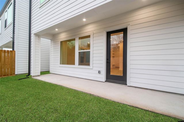 7627 Inwood Grove Lane, Houston, TX 77088